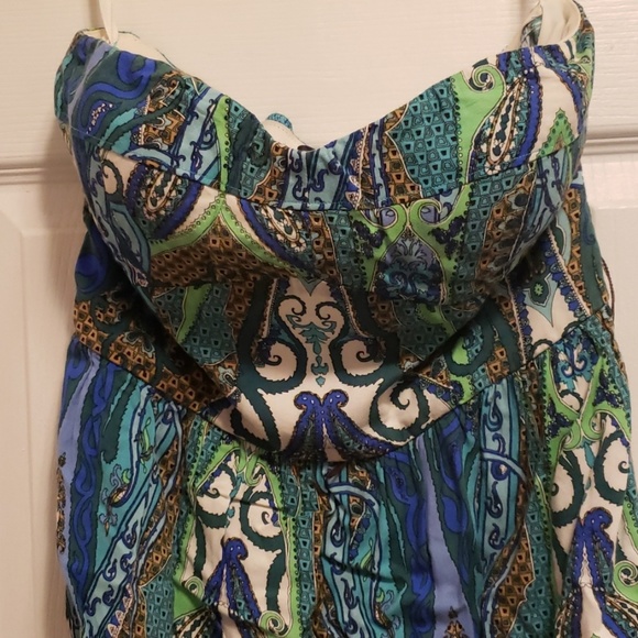 Dress - Picture 2 of 3